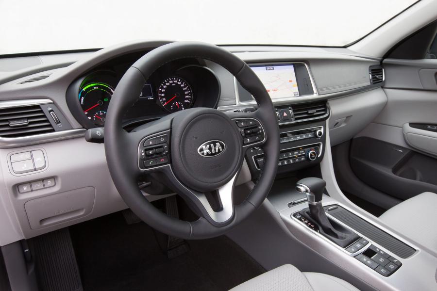Интерьер Kia Optima Plug-In Hybrid (JF) 2016 года  (WW) (фото 39 из 41)